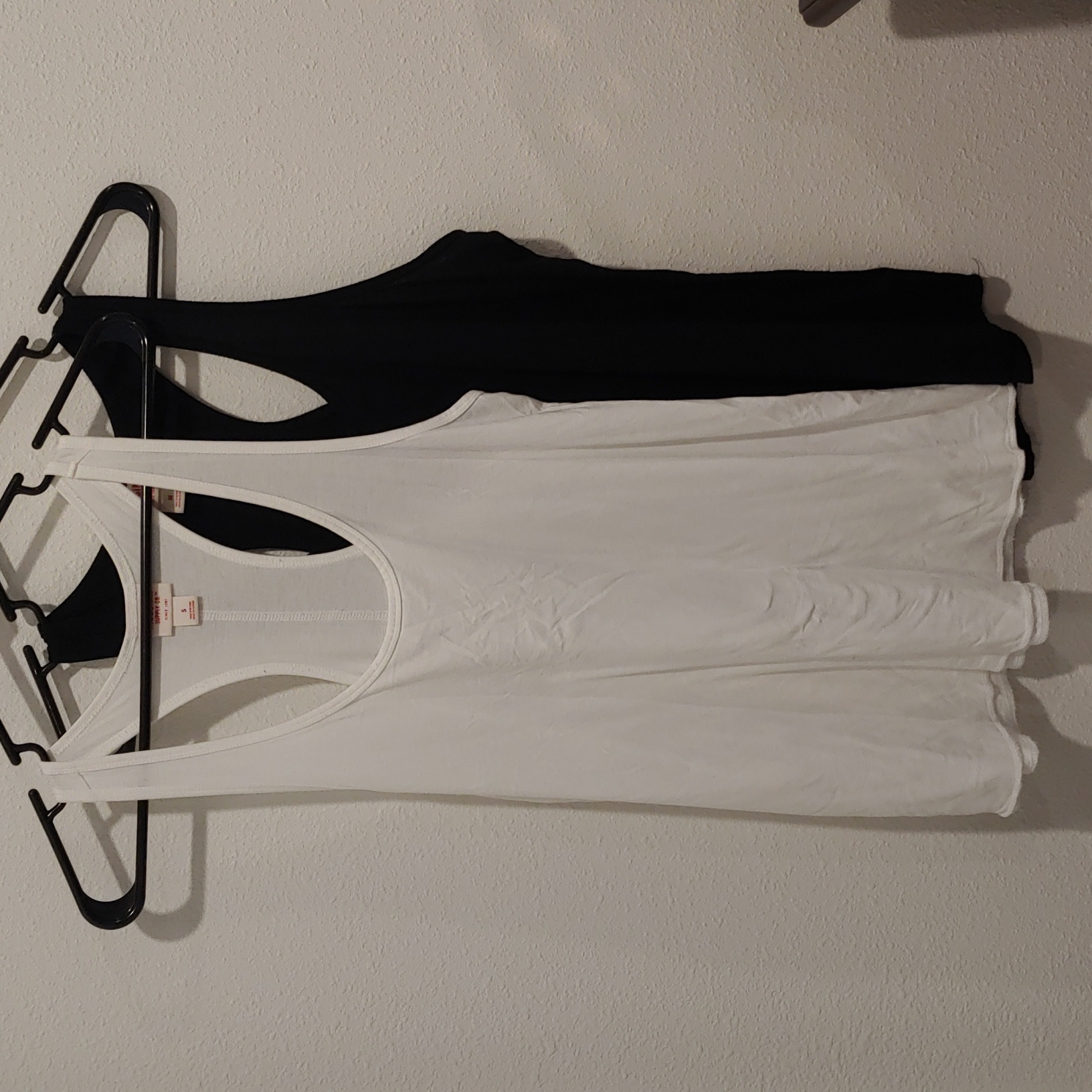 Mossimo Brand 2 Pack Of Tanks Small  Medium